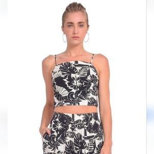 Le Superbe Luau Tropical Print Top Size Medium/Large Color Black/White NWT